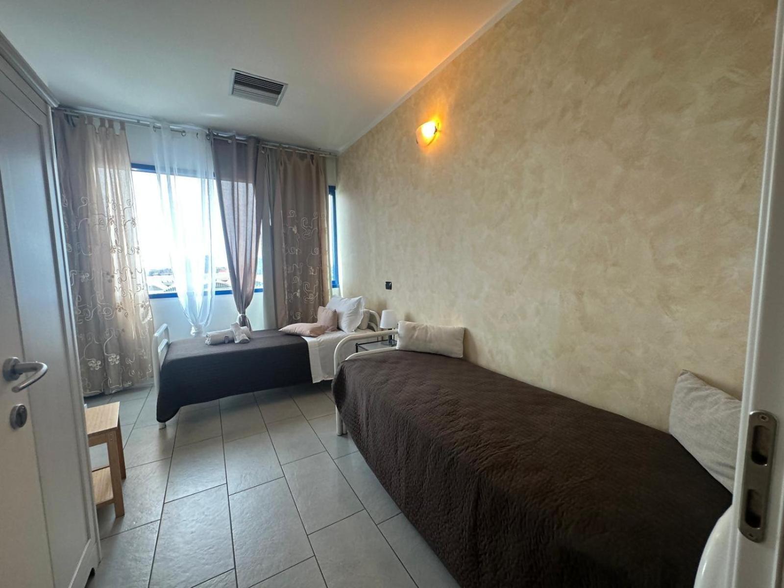 Main Street Verona Fiera Destiny Home 11 Luaran gambar